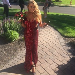 BEAUTIFUL Red sequin Prom dress